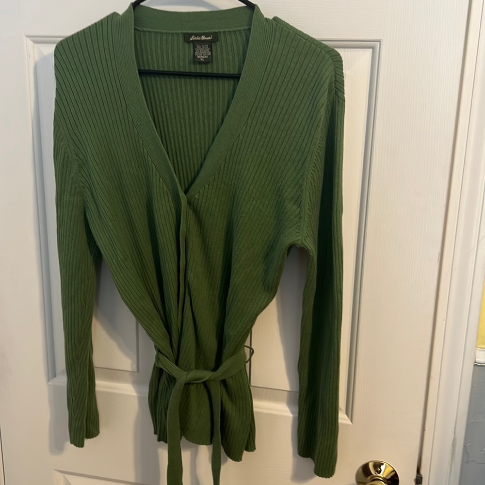 Eddie Bauer XL Belted cardigan with scalloped button down front